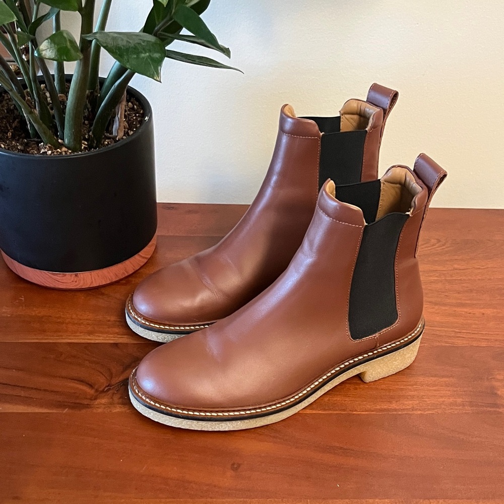 Everlane Chelsea Italian Leather Ankle Boots